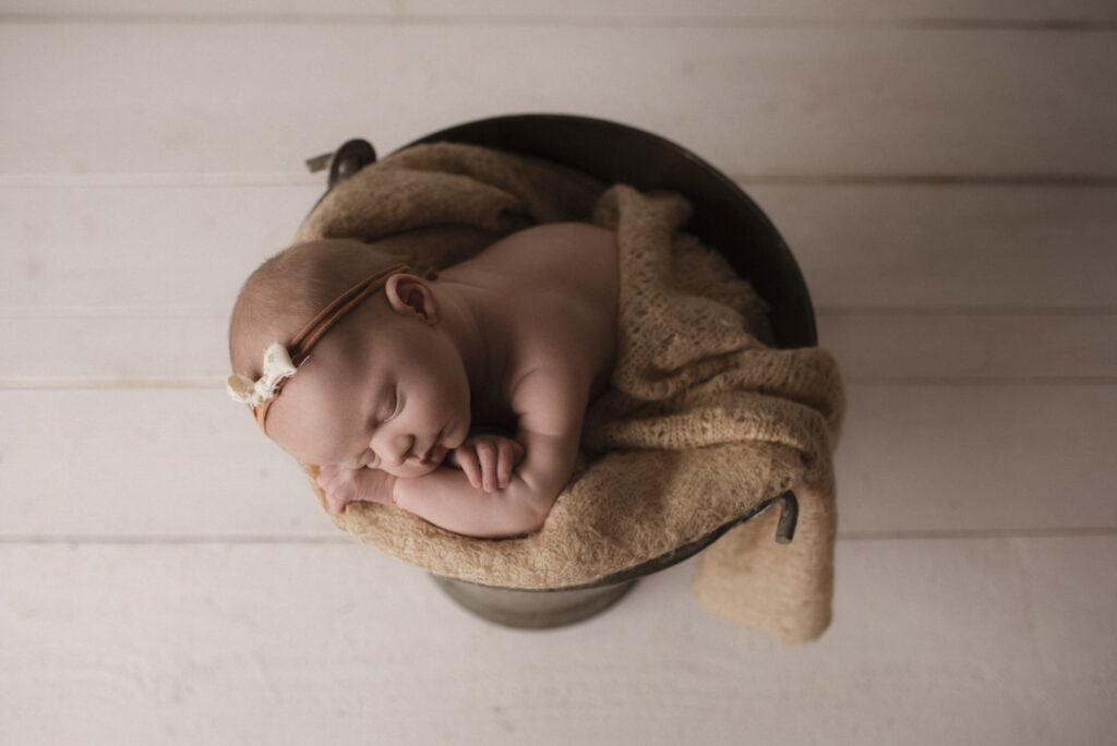 Nyföddfotografering Stockholm Uppsala - En liten Hailey 9